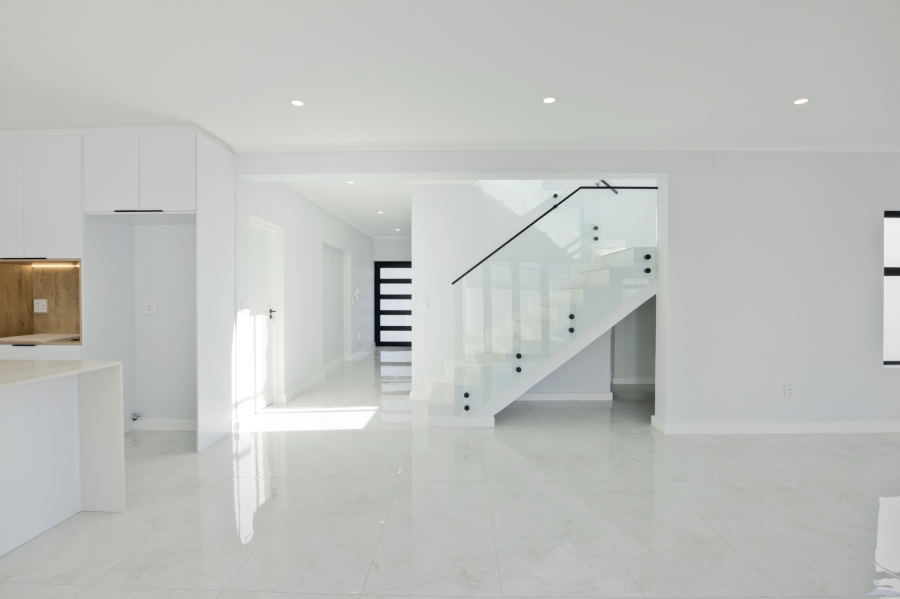 5 Bedroom Property for Sale in Sandown Western Cape
